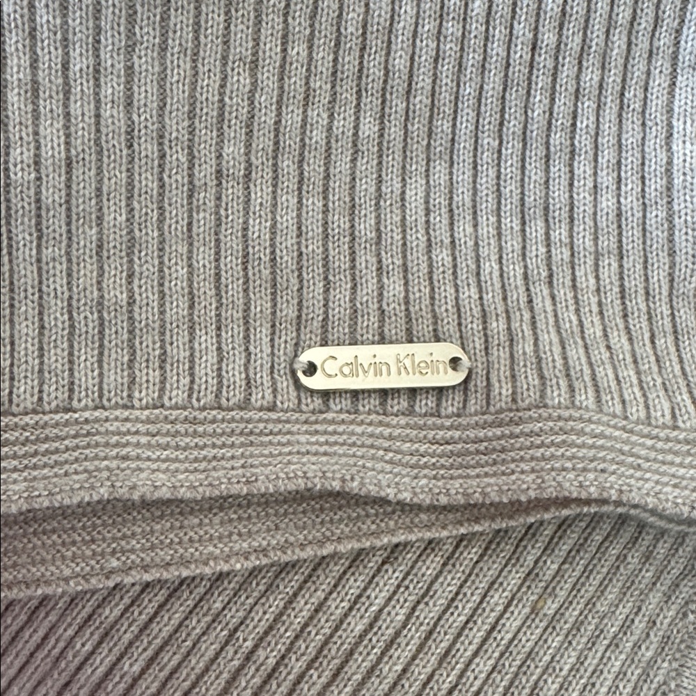 Calvin Klein Ribbed Knit Scarf Gray Gold Logo Soft Winter Wrap - Picture 5 of 5